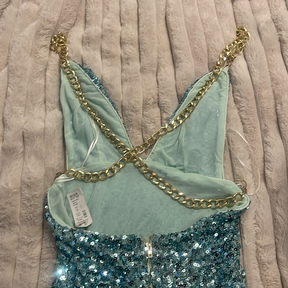 Small drees - Picture 3 of 5